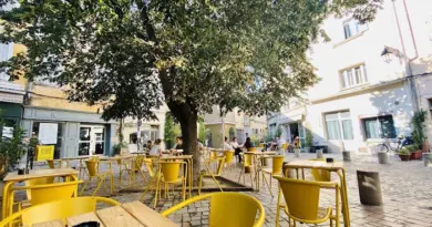 Café de la Roquette à Arles : informations utiles
