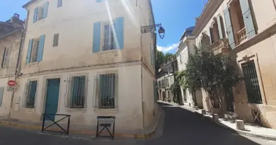Au coin de la Roquette à Arles : informations utiles