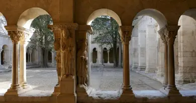 ARLES Les écoles Camus-Brassens et Victoria-Lyles vandalisées