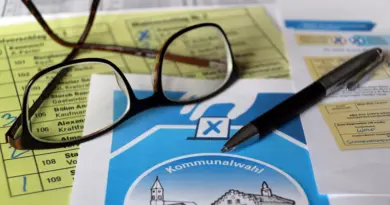 Municipales 2026 : à Arles, face à de Carolis et à l’extrême droite, la gauche espère l’union