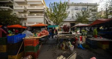 Débat des économistes à Arles, une vision contrastée du monde économique et du mode de consommation